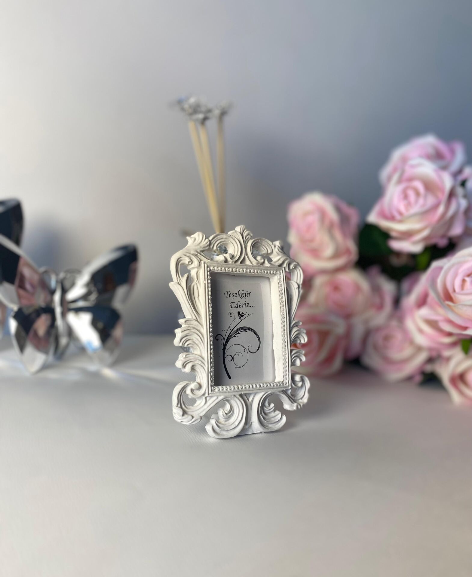 'Avangart Beyaz Özel Tasarım Çerçeve